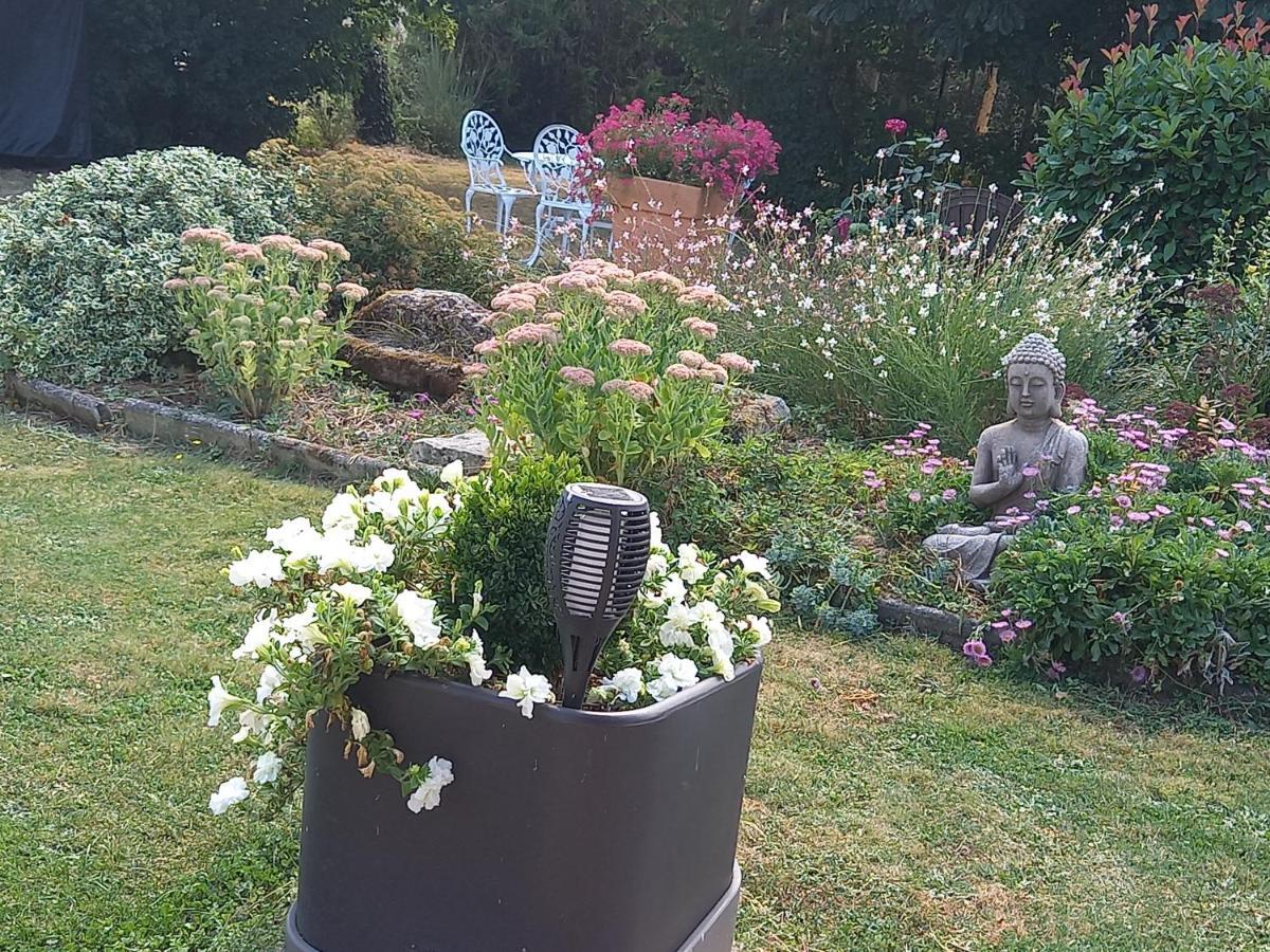 Huriel Les Malvaux B&B 외부 사진
